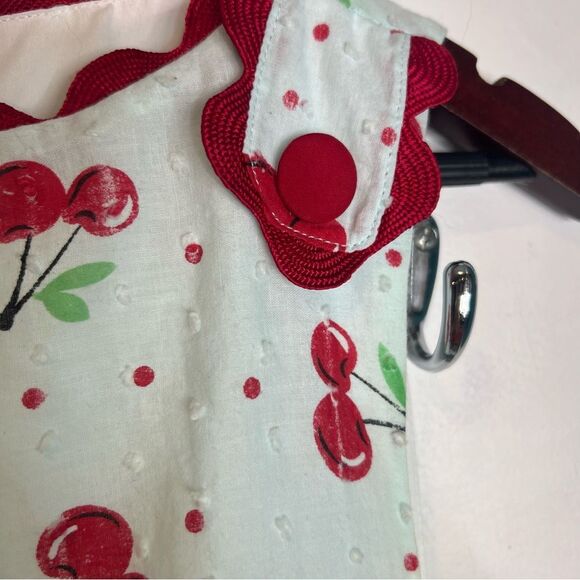 Unique vintage cherry print button down on side beautiful new no tags - Picture 7 of 12
